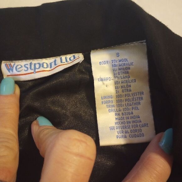 Westport wool button down vest with collar - Picture 7 of 10